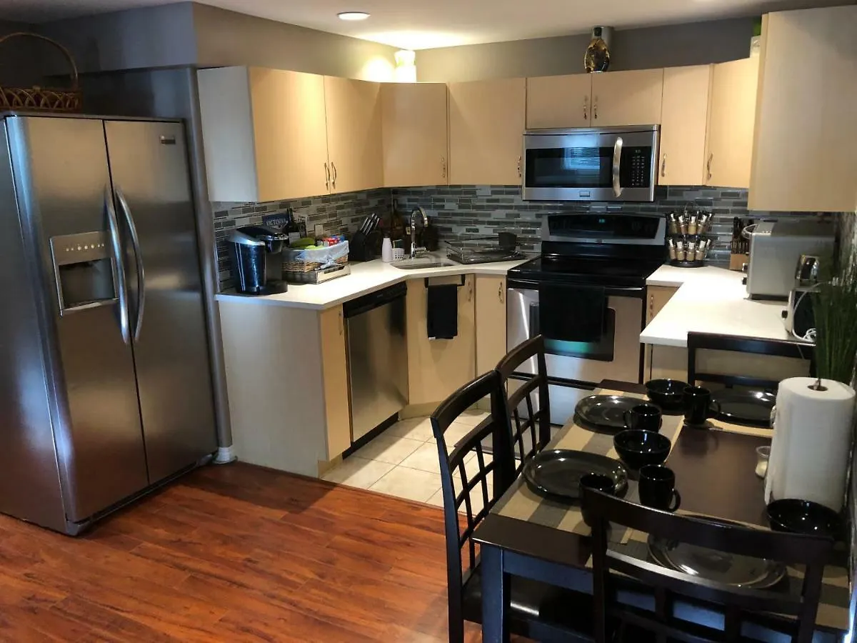 Holiday home Cozy And Modern 3 Bedroom In Central Location! Victoria Canada
